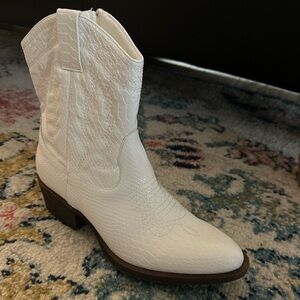 White mini cowgirl boots